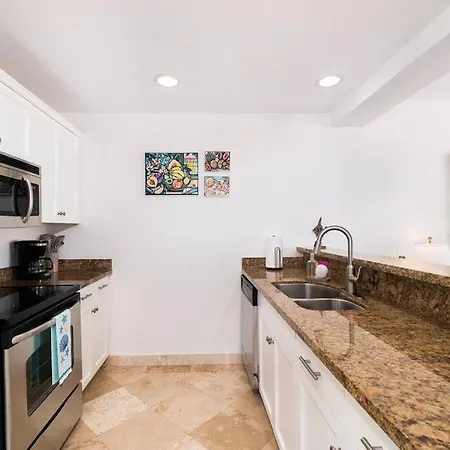 The Cottonwood House - Beach Villa